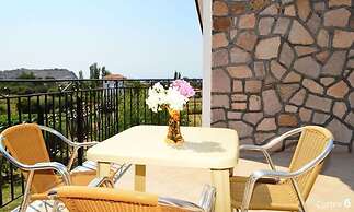 A Spacious and Bright Studio With Balcony No1111