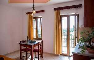A Spacious and Bright Studio With Balcony No1111