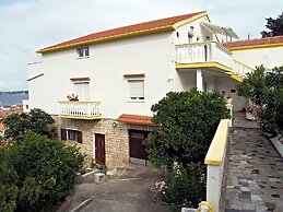 Sea View Apartment Reno, Sleeps 5
