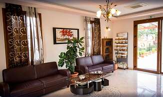 A Spacious and Bright Studio With Balcony No1234