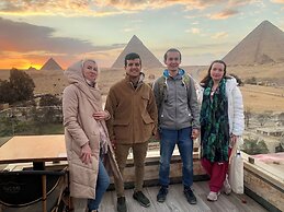 Life Pyramids Inn