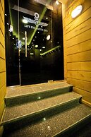 Life Pyramids Inn