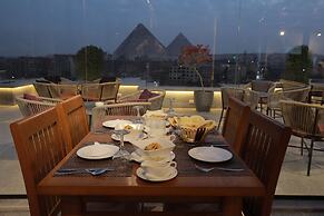 Pyramid Front Hotel