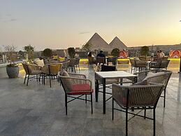 Pyramid Front Hotel