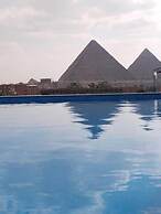Pyramid Front Hotel