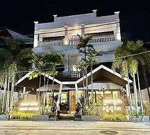 Chhouy Vathna Angkor Boutique