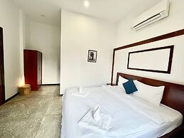 Chhouy Vathna Angkor Boutique