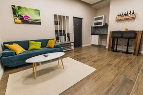 Sandor Apartment