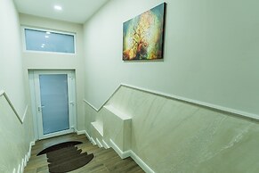 Sandor Apartment