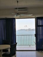 Spectacular Twin Towers Suite