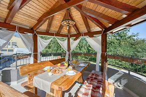 Pool House Klarina