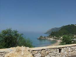 Large Apartment by the Pool - Pelekas Beach, Corfu