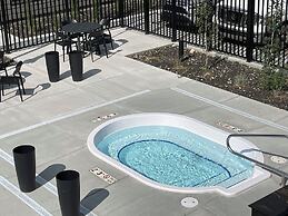 Skyline-Townhouse Combo-AC-Pool-Hot Tub