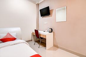 OYO 90857 Baaraka Syariah Hotel