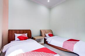 OYO 90857 Baaraka Syariah Hotel