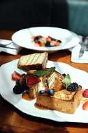 The Honeyrose Hotel, Montreal, A Tribute Portfolio Hotel