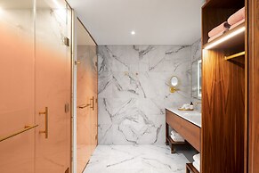 The Honeyrose Hotel, Montreal, A Tribute Portfolio Hotel