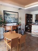 Hotel On The Rocks