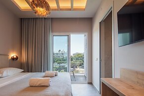 Skipper Beachfront Suites