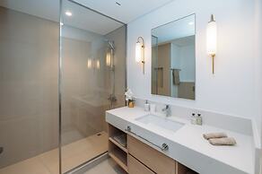 New! Luxurious Stay Dubai Creek Balcony & View
