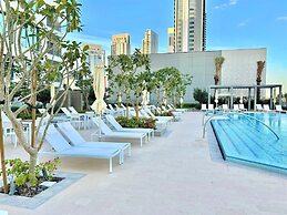 New! Luxurious Stay Dubai Creek Balcony & View