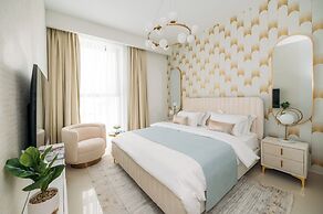 New! Luxurious Stay Dubai Creek Balcony & View