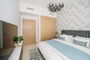 New! Luxurious Stay Dubai Creek Balcony & View