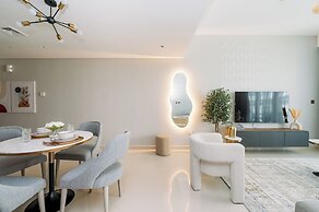 New! Luxurious Stay Dubai Creek Balcony & View