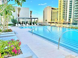New! Luxurious Stay Dubai Creek Balcony & View