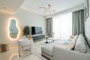 New! Luxurious Stay Dubai Creek Balcony & View