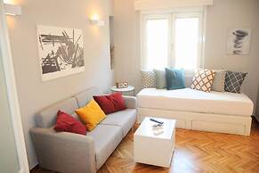 Lovely Apartment Under the Acropolis