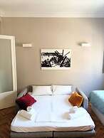 Lovely Apartment Under the Acropolis