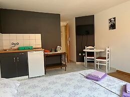 Apartments Leut