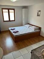 Apartments Leut