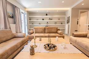 Luxurious Apartment in Acropolis