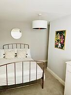 Walk Anywhere From This Cosy Central Flat