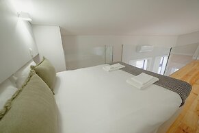 Downtown Amazing Duplex by Vacationy