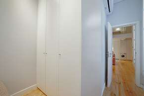 Downtown Amazing Duplex by Vacationy