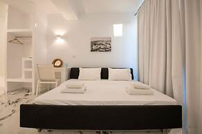 Bianco a Nero Mykonos