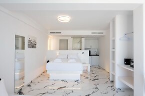 Bianco a Nero Mykonos