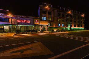 MacarTaşı Hotel