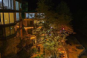 MacarTaşı Hotel