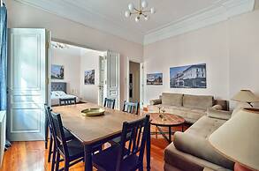 Elegant Apartment in Parliament Square