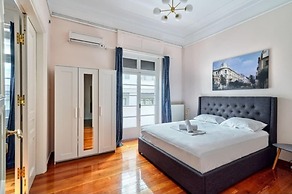 Elegant Apartment in Parliament Square
