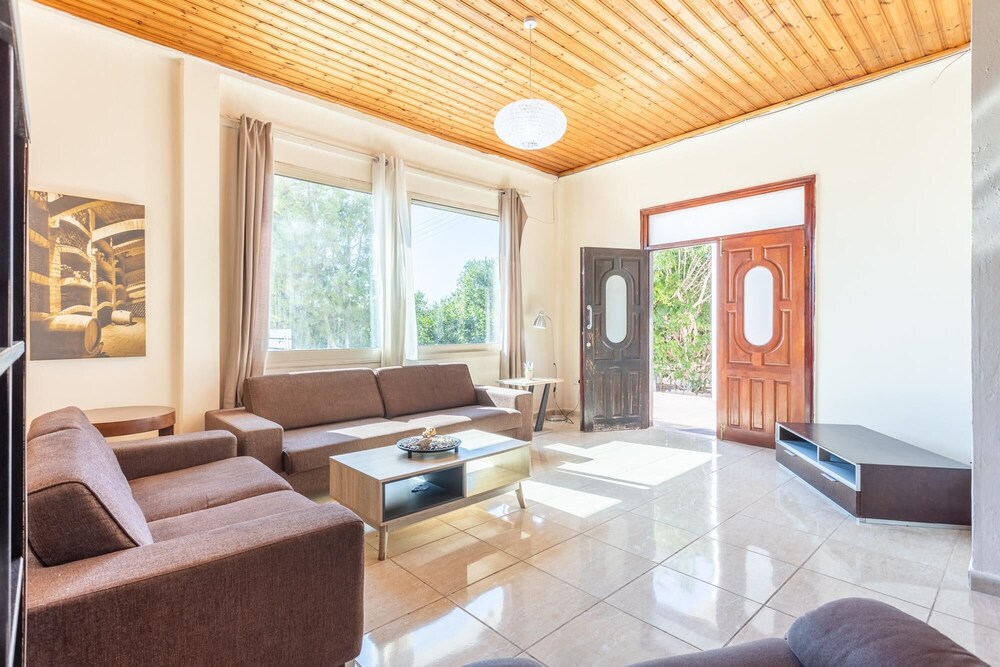 Villa Aristotle in Peyia