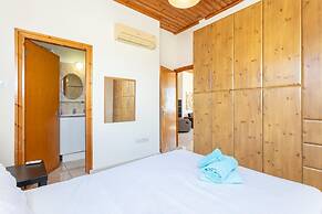 Villa Aristotle in Peyia