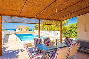 Villa Aristotle in Peyia