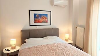 Wonderful Apartment in Acropolis