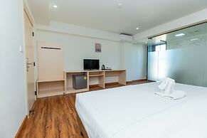 lucky Elephant Hotel