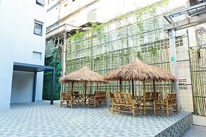 lucky Elephant Hotel